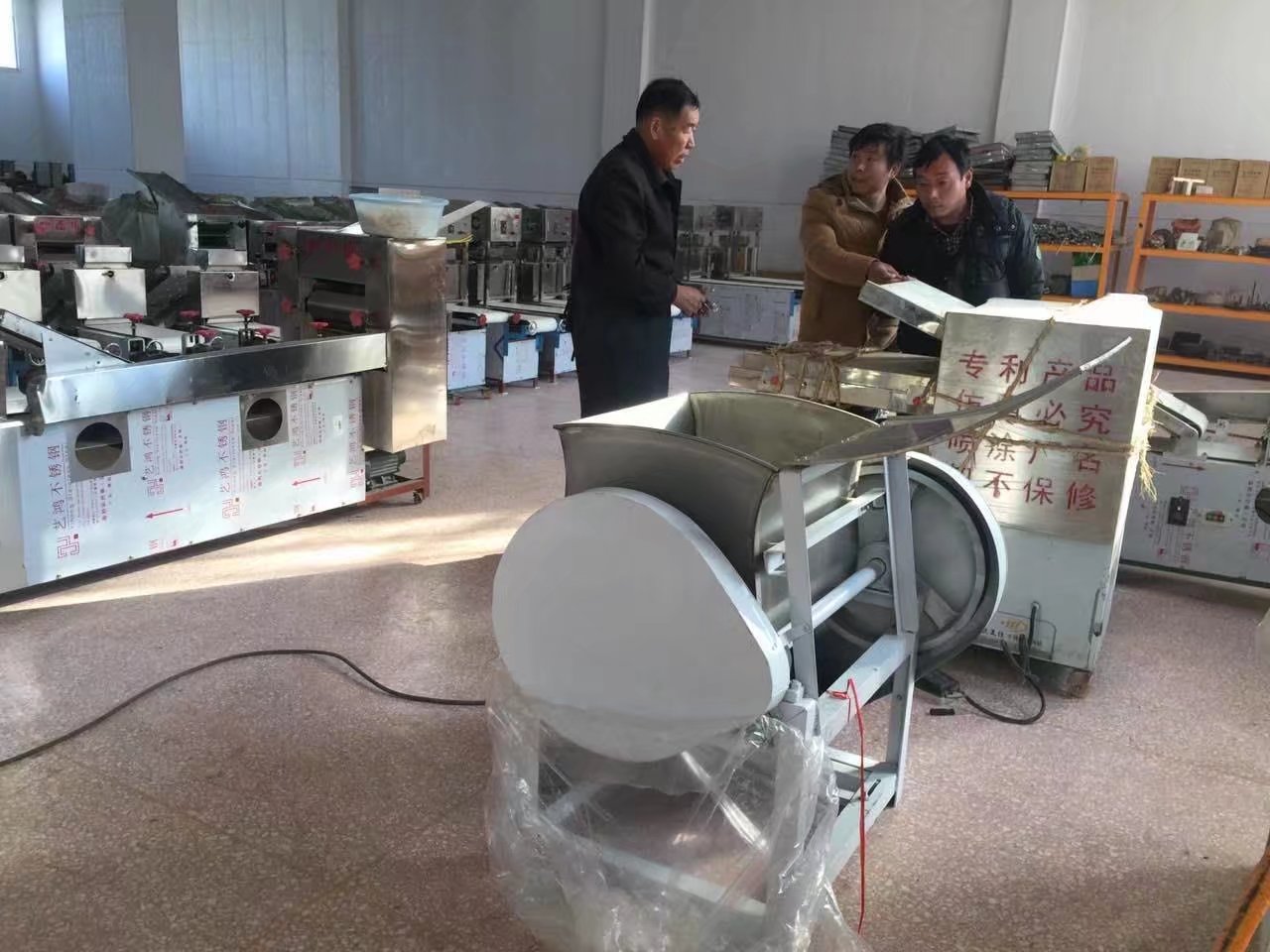 開封客戶調試HMj-6型燴面機